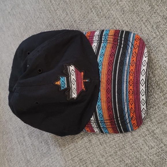 Roots Cap - Picture 1 of 4